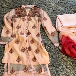 Gorgeous 3 pc Pakistani suit - used